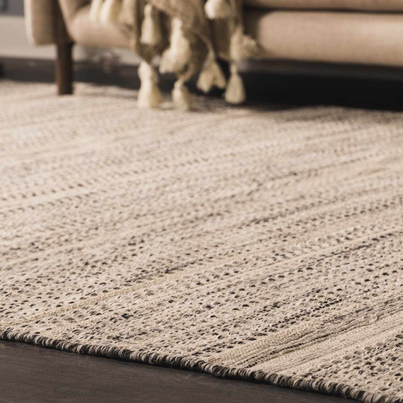 Arabi Wool Area Rug