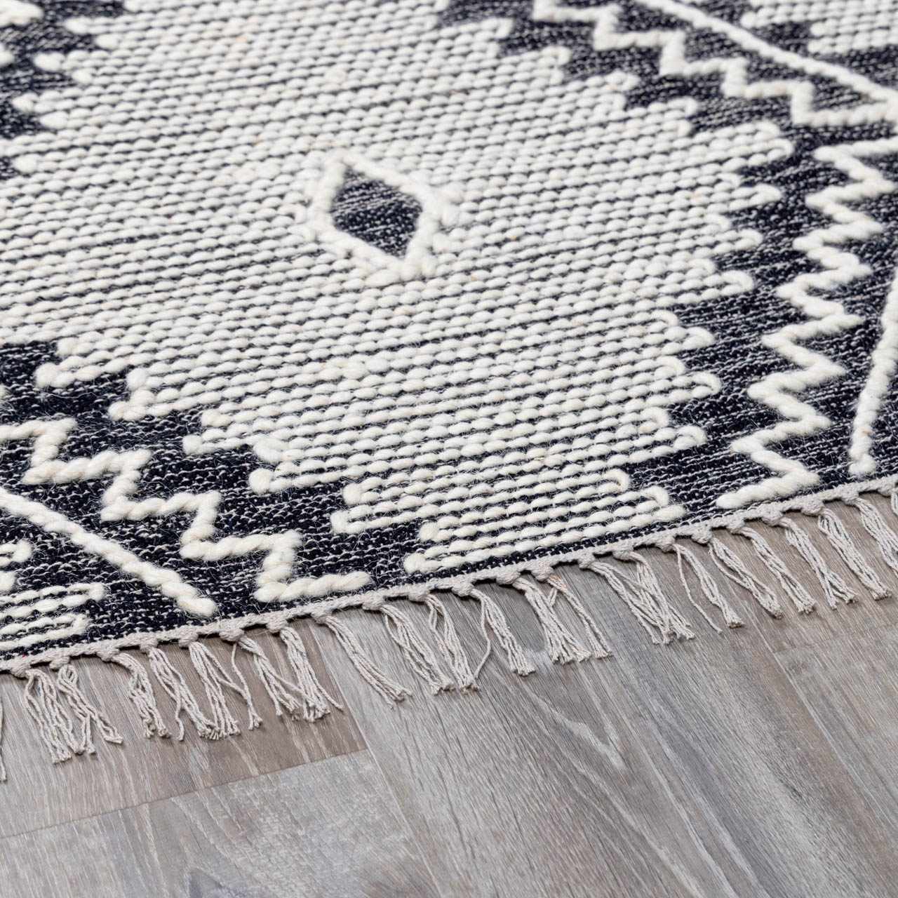 Brownhills Cream&Black Trellis Cotton Area Rug - Bibenanova