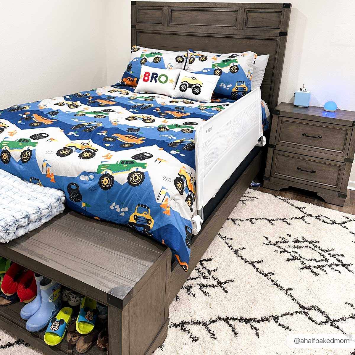 Emlenton Berber Shag with Tassels - Clearance - Bibenanova