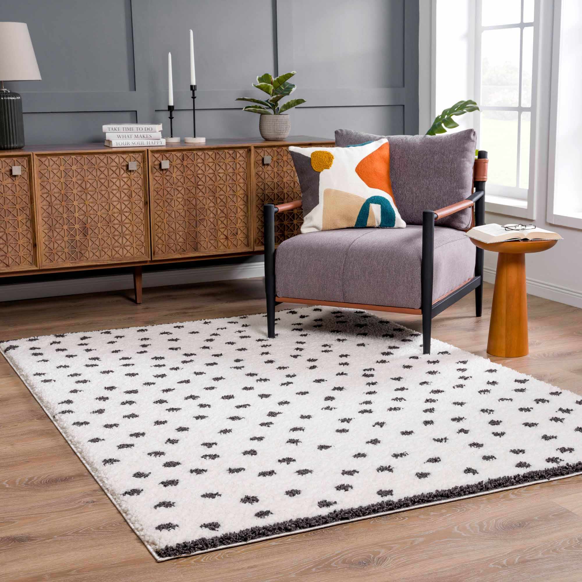 Chaia Dotted Black & White Plush Rug - Bibenanova