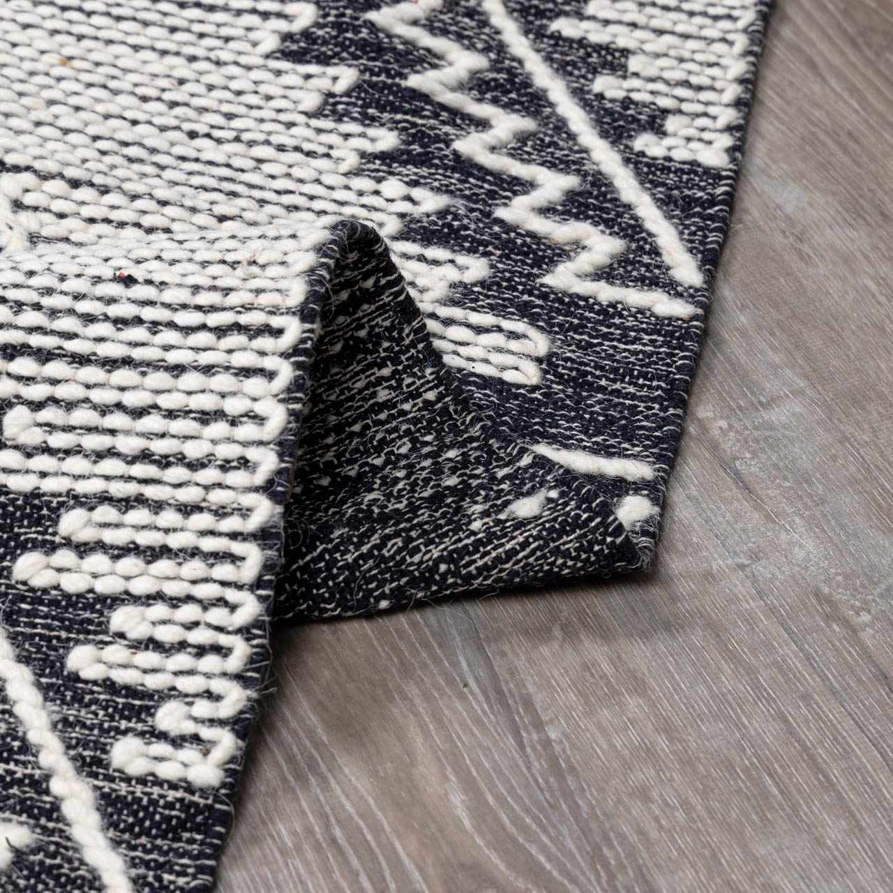 Brownhills Cream&Black Trellis Cotton Area Rug - Bibenanova