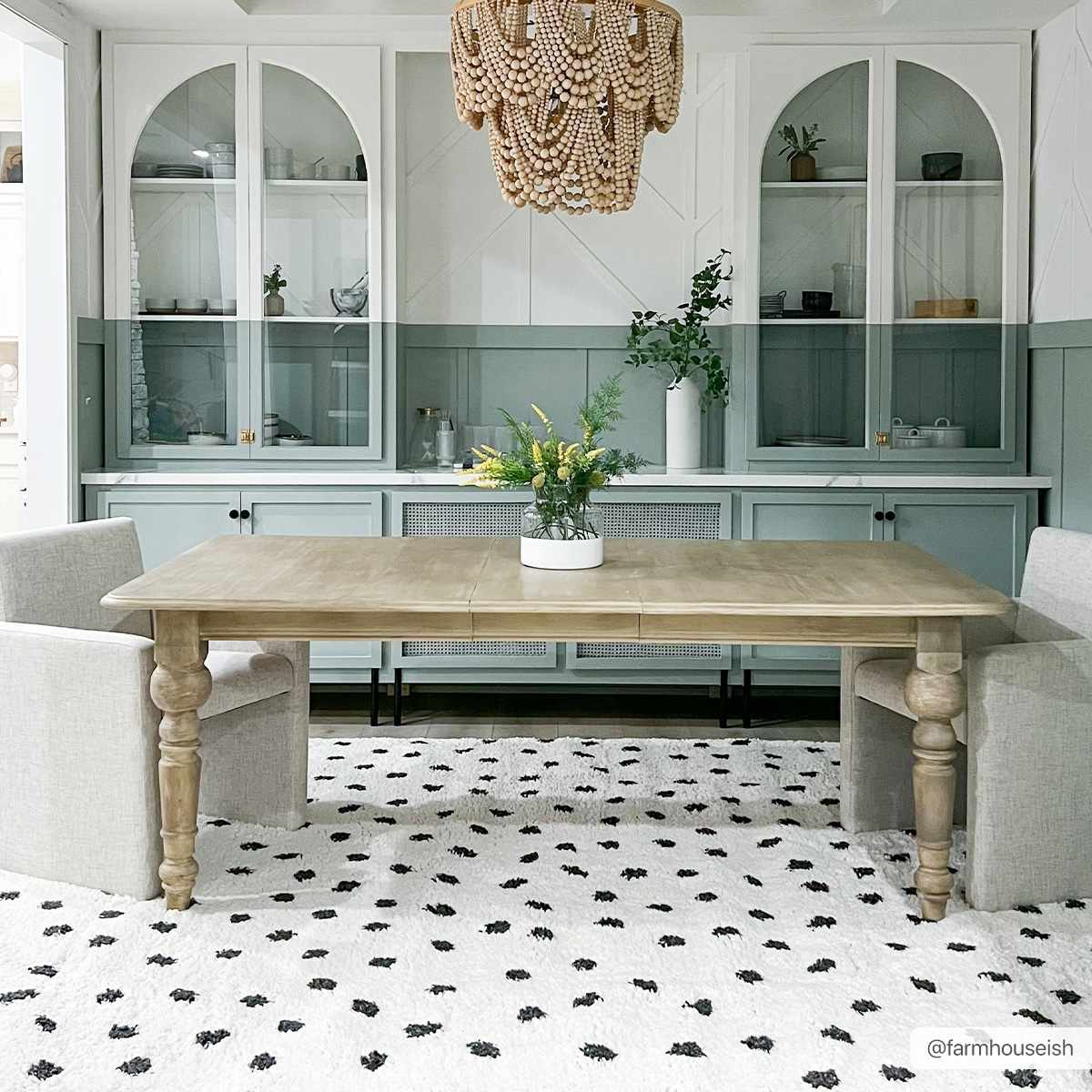Chaia Dotted Black & White Plush Rug - Bibenanova
