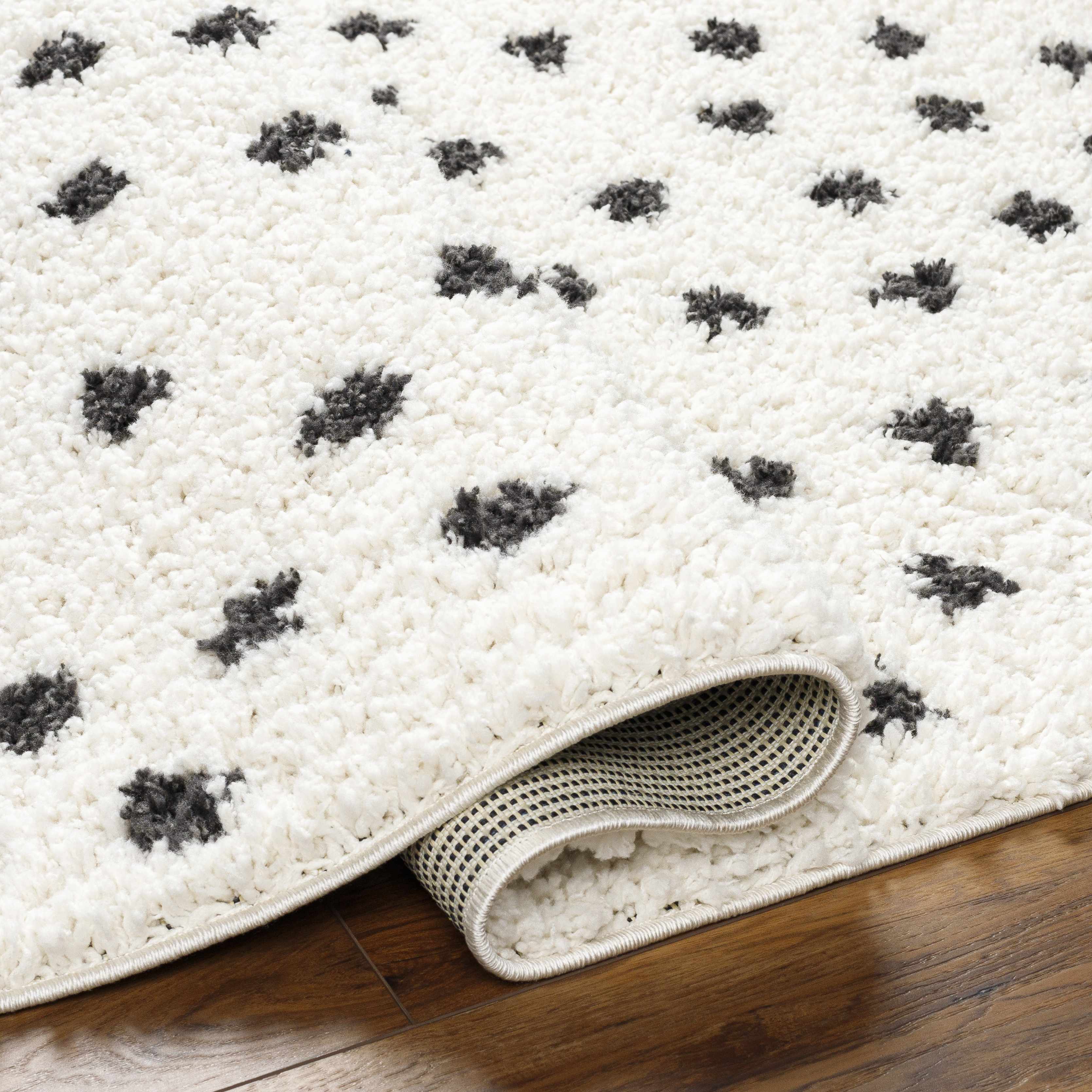 Chaia Dotted Black & White Plush Rug - Bibenanova
