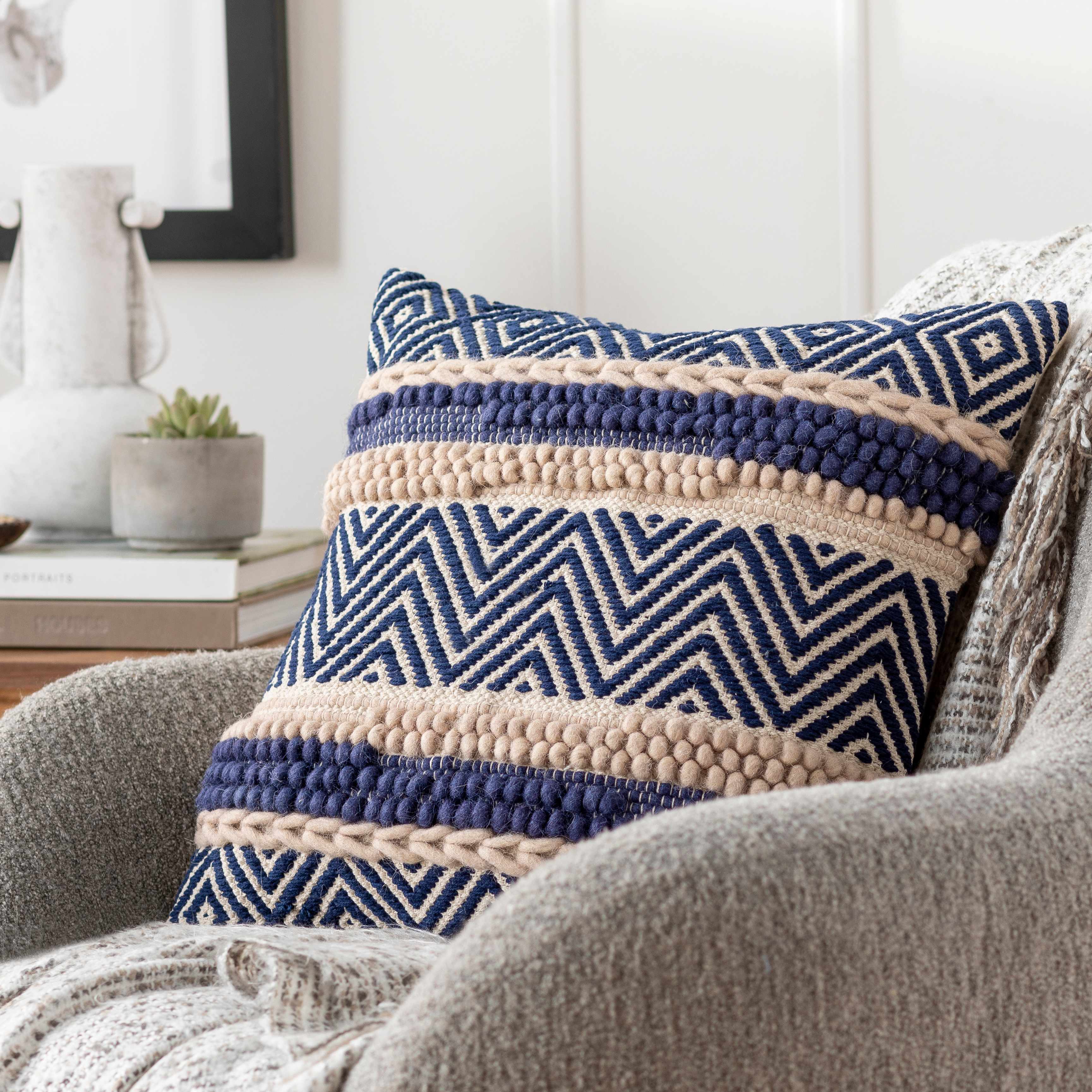 Labrador Navy Diamond Chevron Throw Pillow - Bibenanova usa