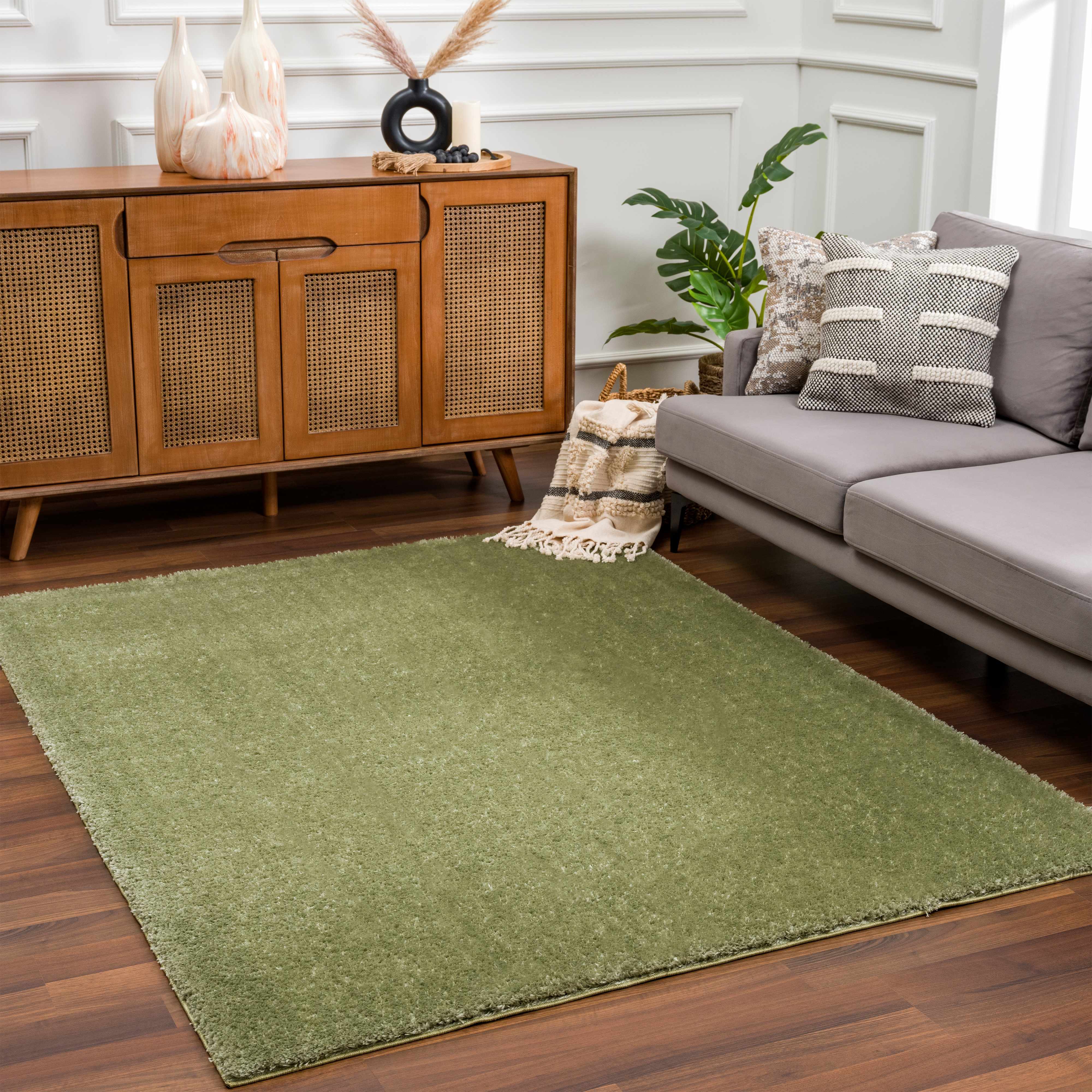 Heavenly Solid Green Plush Rug - Clearance - Bibenanova