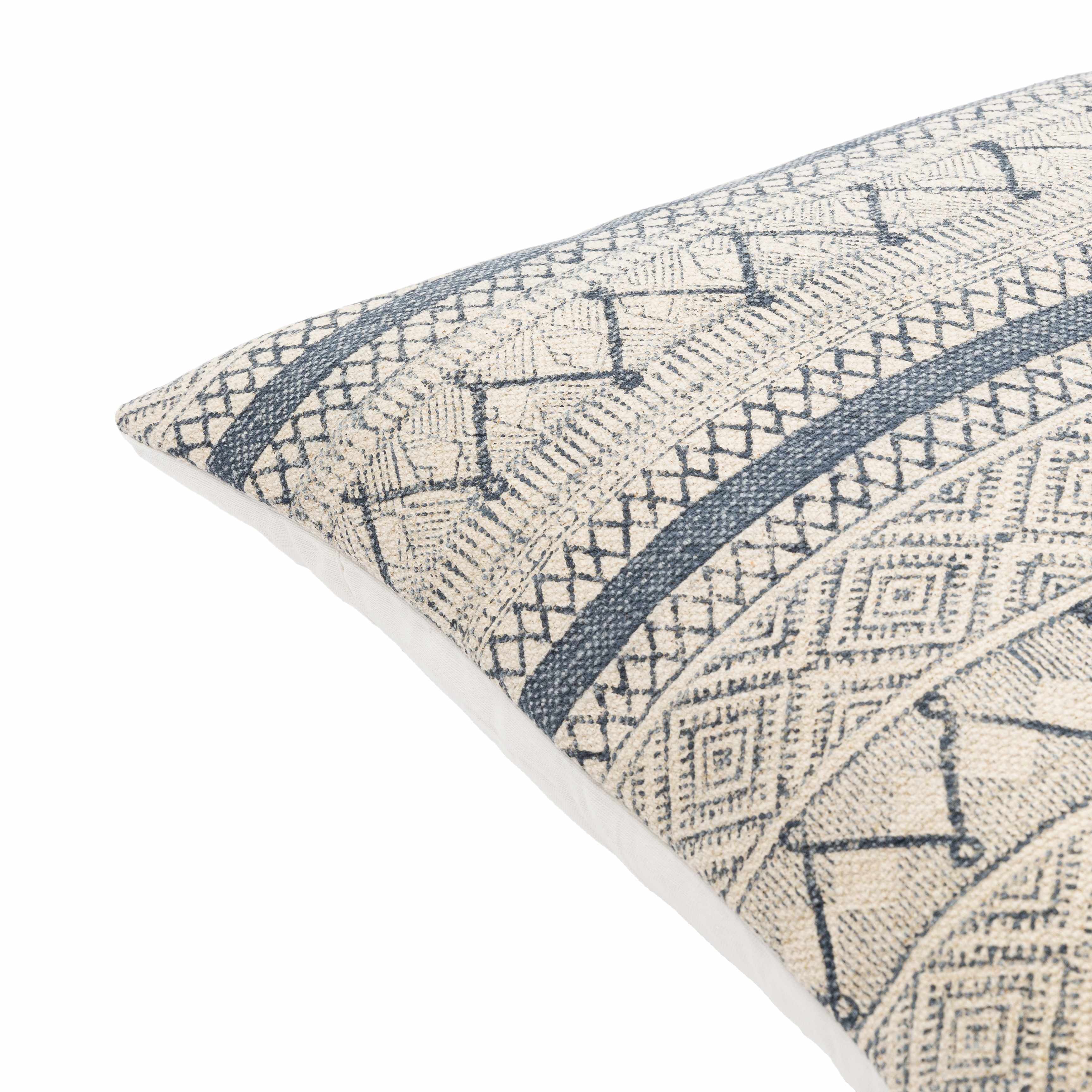 Tariji Monochrome Patterned Throw Pillow - Bibenanova
